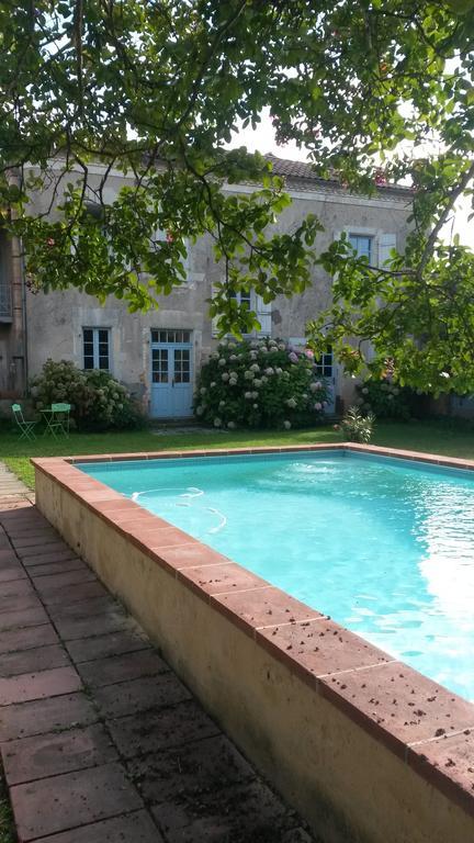 Bed and Breakfast Maison Arriu Montaut  Экстерьер фото