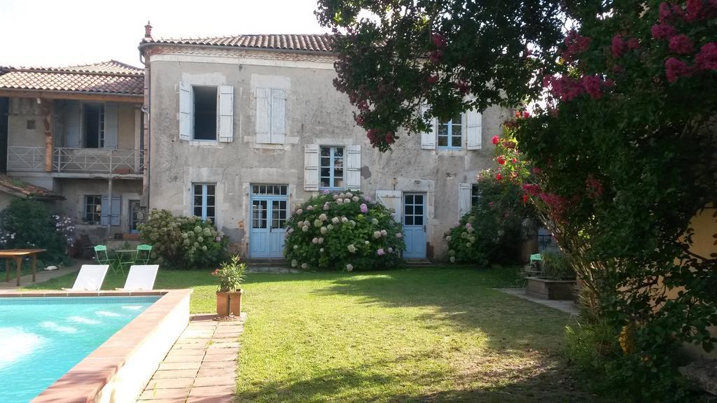 Bed and Breakfast Maison Arriu Montaut  Экстерьер фото